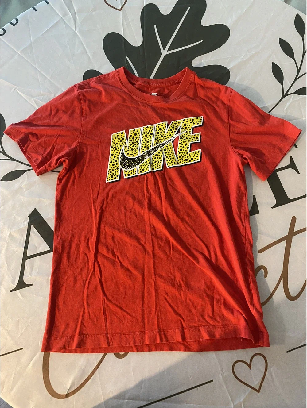 Nike Tee Red Graphic T-Shirt Size Small